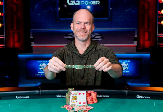 Райан Хансен, победитель 44-го турнира WSOP 2021