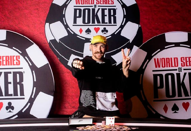 Анатолий Зырин, победитель WSOP 2021 Event #55: 400$ Colossus