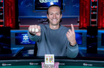 Майкл Макколи выиграл золотой браслет WSOP в турнире по БЛ Холдему